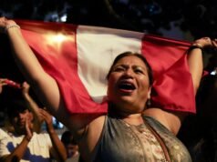 Il conteggio dei voti in Perù si trascina a causa della frustrazione per le elezioni presidenziali