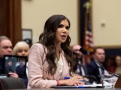 Sospetto americano accusato di aver rubato la borsa di Kristi Noem condannato a tre anni