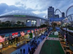 L’operaio del parco a tema di Tokyo muore dopo essere rimasto intrappolato nel meccanismo della giostra durante la manutenzione ordinaria