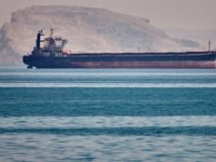 Usa e Iran si scontrano nello Stretto di Hormuz, minacciando una tregua