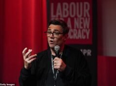 Burnham sta affrontando una reazione negativa sulla sua piattaforma condivisa con i Verdi