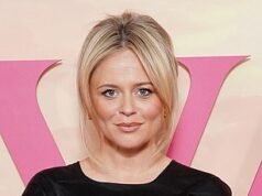 Emily Atack sfoggia un bagliore abbronzato in immacolati scatti sui social media, prima di arrivare in tono discreto alla proiezione di Rivals