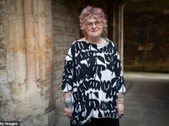 Come i farmaci da prescrizione hanno trasformato Sally Gardner in una maniaca dello shopping: la spesa di 500.000 sterline dell’autrice di best-seller per bambini includeva una vasca da bagno da 3.000 sterline, cinque paia di scarpe uguali e 10 cucce per cani