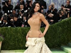 Met Gala 2026 PEGGIORE vestite: Kylie Jenner e Katy Perry shock con outfit bizzarri sul red carpet