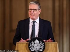 Bandite le marce adesso! Starmer deve far fronte alle crescenti richieste di fermare l’odio anti-israeliano mentre ospita un altro dibattito al numero 10