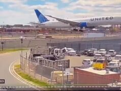 Momento straziante Il volo United colpisce un palo della luce e un camion mentre atterra all’aeroporto di Newark