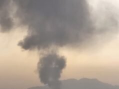 Trump scatena attacchi di mezzanotte sul cruciale porto petrolifero iraniano mentre i funzionari insistono freneticamente sul mantenimento del cessate il fuoco