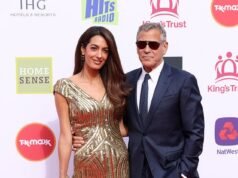 Amal Clooney abbaglia con un abito dorato mentre si unisce al marito George, Rita Ora e Lily Collins alle celebrazioni per il cinquantesimo anniversario del King’s Trust, costellate di stelle