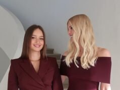 La figlia di Ivanka Trump, Arabella, 14 anni, è la sua GEMELLA mentre posano insieme per una rara foto in abiti coordinati