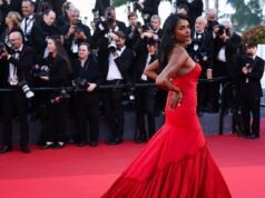La star di Devil Wears Prada 2, Simone Ashley, stupisce con un drammatico abito rosso mentre si unisce a Barbara Palvin incinta e Pixie Lott alla première di Karma costellata di stelle durante il Festival di Cannes
