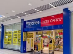 Si teme che decine di sportelli postali negli ex negozi WH Smith rinominati siano a rischio nella ristrutturazione di TG Jones