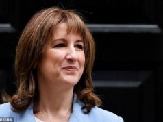 Milioni di automobilisti diventerebbero i più tassati in Europa a causa del raid fiscale sul carburante della Cancelliera Rachel Reeves, come mostrano analisi bomba, scatenando nuove richieste affinché lei abbandoni il suo previsto aumento delle tasse sul carburante