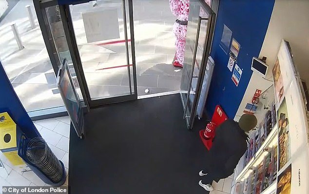 108698775-15828621-Paul_Michael_Whitehead_46_was_caught_on_camera_calmly_stealing_b-a-19_1779129716196.jpg