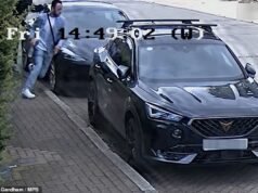 L’ex calciatore rumeno accusato di aver accoltellato un giornalista per conto dell’Iran sostiene che il complice ha effettuato l’aggressione con un coltello