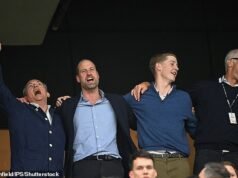 La banda dei cattivi di William: come Prince ha celebrato la vittoria della coppa della sua squadra in compagnia di alcuni dei suoi più vecchi amici