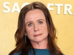 La star di Hamnet, Emily Watson, afferma che i suoi genitori l’hanno messa “in pericolo” a causa della loro devozione al “culto” religioso