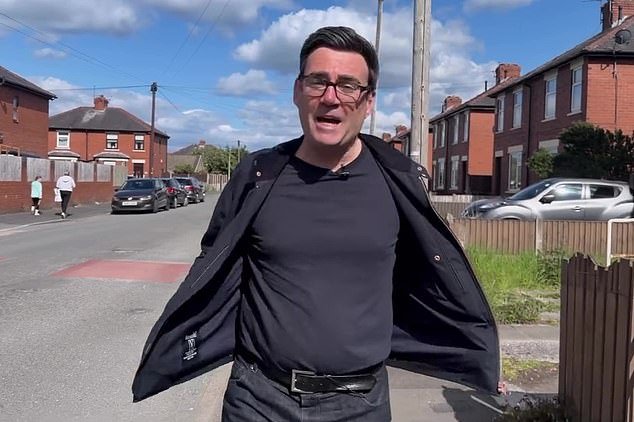 108825261-15843593-Andy_Burnham_in_a_campaign_video_ahead_of_the_Makerfield_by_elec-m-3_1779564283185.jpg