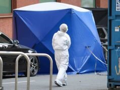Uomo muore dopo essere caduto da un hotel nel centro di Manchester: lanciata un’indagine importante