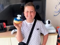 Ragazzo con la Tourette in lacrime mentre a lui e alla sua famiglia viene rifiutato l’imbarco sul volo British Airways dopo aver gridato “bomba” al gate di Gatwick