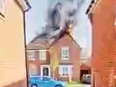 Momento in cui i pannelli solari esplodono in una casa di nuova costruzione da £ 600.000 che va in fiamme con la famiglia all’interno