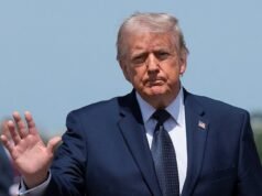 Trump ANNULLA il concerto per il 250esimo compleanno dell’America mentre gli artisti abbandonano e lo trasformano invece in una manifestazione pubblicizzando SE STESSO come headliner in quanto può attirare folle come Elvis