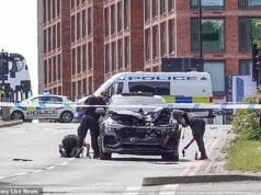Donna, 28 anni, muore investita da un’Audi in centro città nelle prime ore mentre l’uomo, 22 anni, viene arrestato