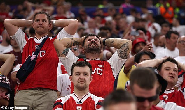 108982269-15861053-It_was_heartbreak_for_Arsenal_fans_in_their_Champions_League_fin-a-12_1780167668554.jpg