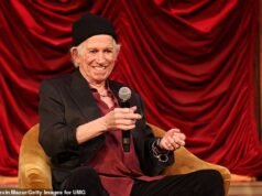 Keith Richards, 82 anni, diventa bisnonno per la prima volta mentre la sua nipote modello Ella, 30 anni, dà alla luce una figlia di nome Luna