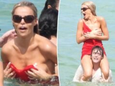 Brooks Nader soffre di un malfunzionamento del guardaroba nell’oceano durante la Miami Swim Week