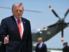 Trump afferma che aumenterà le tariffe su auto e camion europei al 25%