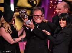 Aggiornamenti live dei BAFTA TV Awards: Steve Coogan vince l’Actor In A Comedy gong mentre anche Adolescent, The Traitors e EastEnders vincono alla grande – dopo l’affascinante tappeto rosso