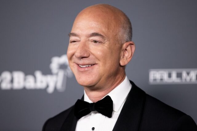 1937989-jeff-bezos-california-gala.jpg