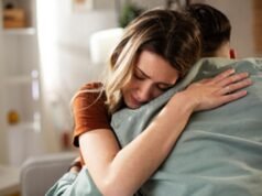 Cara Abby: il mio ex amante non vuole avere niente a che fare con me perché mi prendo cura di mia moglie disabile