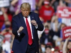 “Attrazione numero uno”: Trump pronto a diventare l’headliner del concerto mentre gli artisti si ritirano