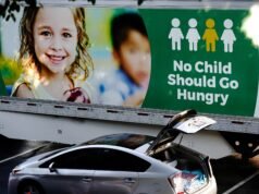 Con i tagli ai benefici alimentari incombenti negli Stati Uniti, i californiani tengono d’occhio le tasse miliardarie