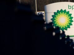 Gli Stati dovrebbero tassare i profitti derivanti dal petrolio per finanziare l’uscita dalla crisi