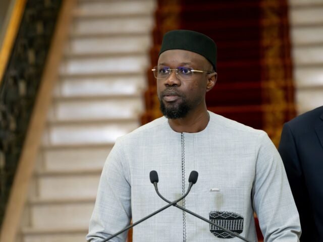 2024-04-03T054833Z_161381706_RC2LY6AILHMX_RTRMADP_3_SENEGAL-POLITICS-1712129356.jpg