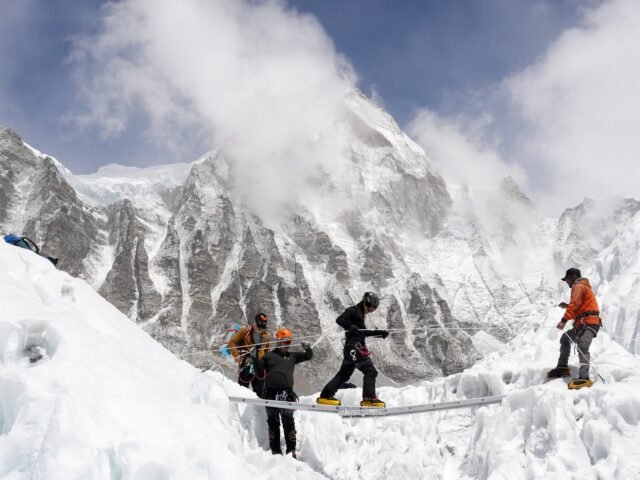 2025-05-13T123251Z_1399427903_RC25YDAMJGXA_RTRMADP_3_NEPAL-EVEREST-1779447663.jpg