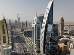 L’Arabia Saudita registra un deficit di bilancio di 33,5 miliardi di dollari a causa del calo delle vendite di petrolio