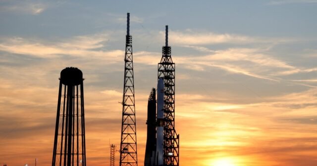 2026-04-19T015513Z_1168650860_RC20SKACMDVU_RTRMADP_3_SPACE-BLUE-ORIGIN-NEW-GLENN-1780024092_586013-1780025237.jpg