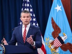 Il cessate il fuoco tra Stati Uniti e Iran regge nonostante lo stallo di Hormuz: il capo del Pentagono Hegseth