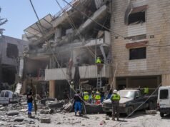 Gli attacchi israeliani uccidono almeno quattro persone nel sud del Libano