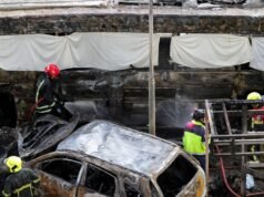 Almeno otto morti e 25 feriti in un treno che colpisce un autobus a Bangkok