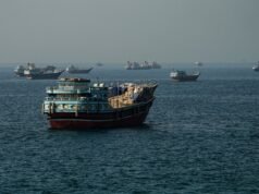 L’Iran riafferma il controllo sullo stretto di Hormuz mentre l’accordo con gli Stati Uniti rimane sfuggente