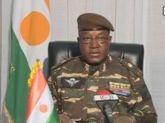 Il Niger sospende nove media francesi: il Watchdog critica la decisione “abusiva”.