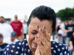 Un numero crescente di americani afferma che la religione sta guadagnando influenza nella società
