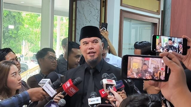 681b081873ba1-ahmad-dhani-minta-maaf-usai-disanksi-mkd-gegara-hina-marga-pono_1265_711.jpg