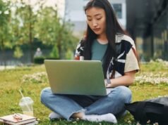 La concorrenza sul lavoro sta diventando più dura a causa dell’intelligenza artificiale, le generazioni più giovani devono padroneggiare questa abilità per non essere escluse