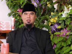 Ahmad Dhani rivela le caratteristiche di una stazione televisiva il cui alto dirigente si diceva avesse una relazione con Maia Estianty
