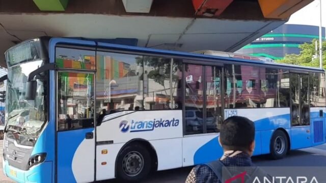 68b64395cd574-ilustrasi-bus-transjakarta_1265_711.jpeg